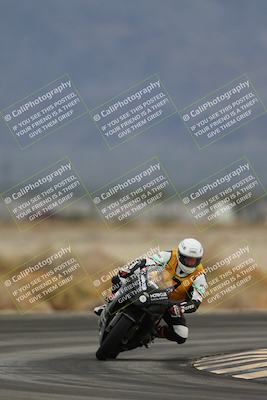 media/Nov-15-2025-Race Pace (Sat) [[8de605a2d8]]/Non Verified Riders (1st 20 Minutes)/Turn 4 (1010am)/